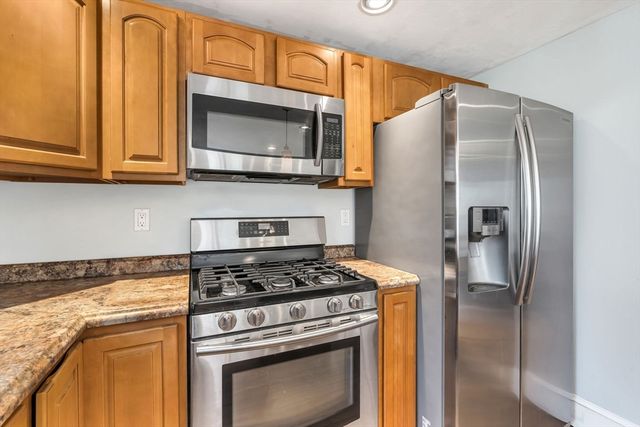 478 Fall River Ave, Seekonk, MA 02771