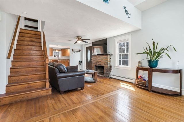 478 Fall River Ave, Seekonk, MA 02771