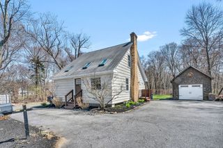 478 Fall River Ave, Seekonk, MA 02771