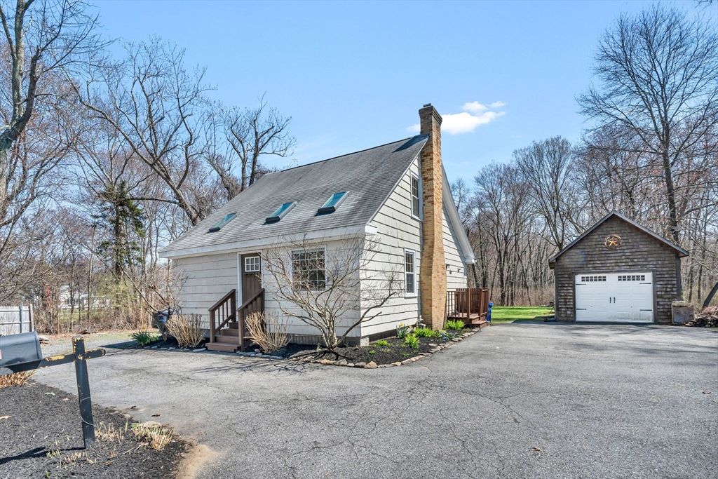 478 Fall River Ave, Seekonk, MA 02771