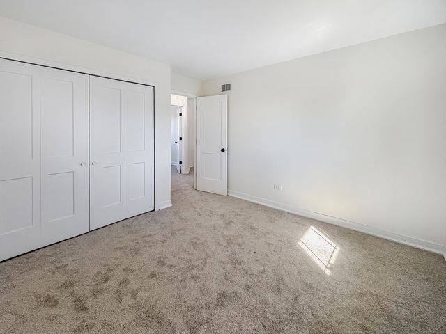 4933 Meadow Lake Drive, Richton Park, IL 60471