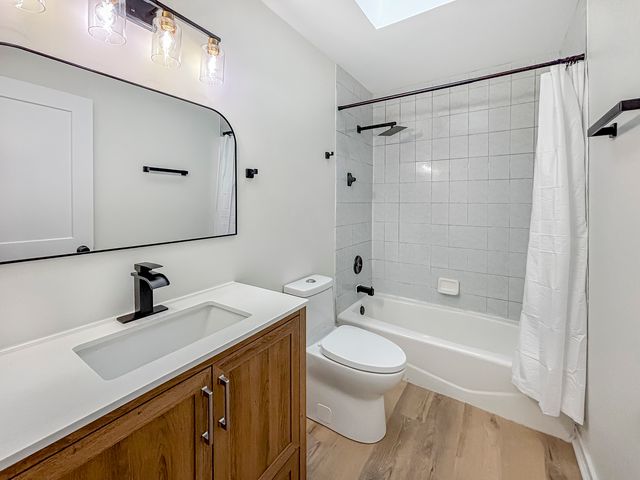 4933 Meadow Lake Drive, Richton Park, IL 60471