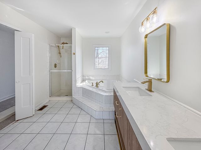 4933 Meadow Lake Drive, Richton Park, IL 60471