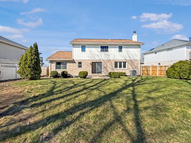 4933 Meadow Lake Drive, Richton Park, IL 60471