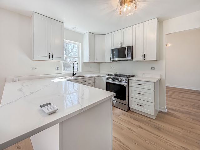 4933 Meadow Lake Drive, Richton Park, IL 60471