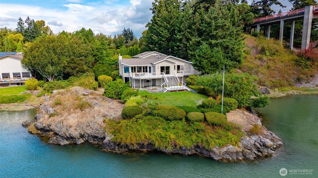 100 Samish Place, La Conner, WA 98257