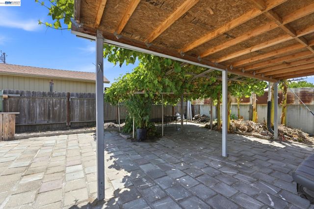 1210 Trenton Blvd, San Pablo, CA 94806