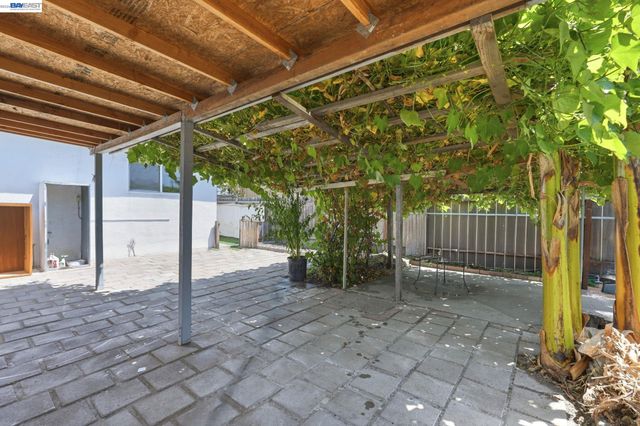 1210 Trenton Blvd, San Pablo, CA 94806