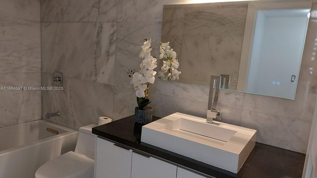 3180 S Ocean Dr 1721, Hallandale Beach, FL 33009