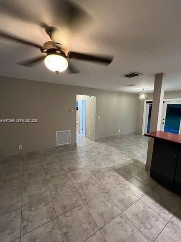 5634 Madison St, Hollywood, FL 33023