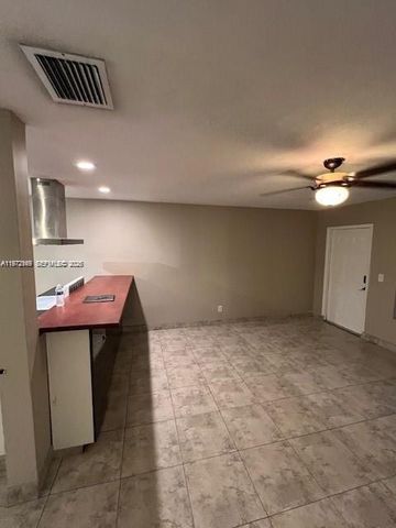 5634 Madison St, Hollywood, FL 33023