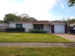 5634 Madison St, Hollywood, FL 33023