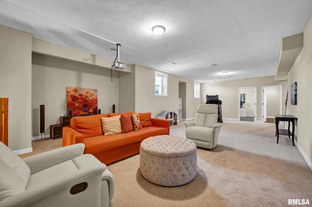 3803 W CRIMSON Road, Dunlap, IL 61525
