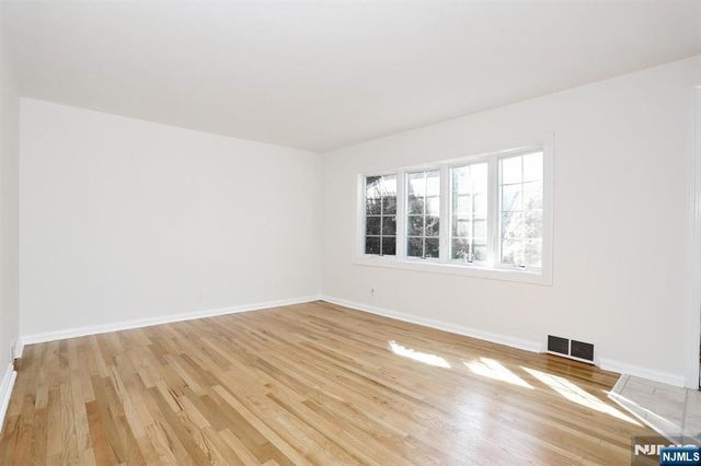 401 Pleasant Avenue, New Milford, NJ 07646