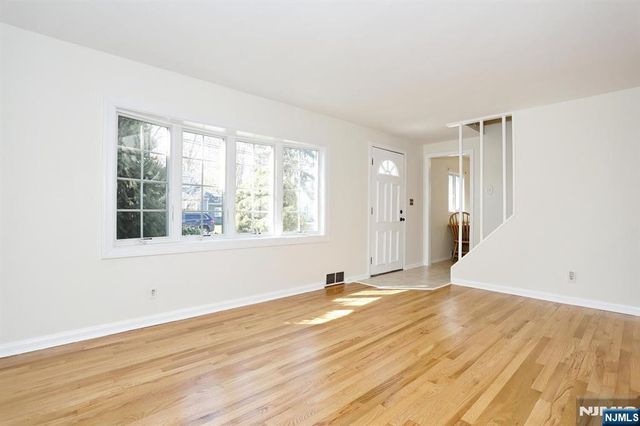 401 Pleasant Avenue, New Milford, NJ 07646
