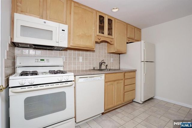 401 Pleasant Avenue, New Milford, NJ 07646