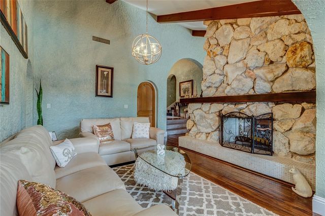 500 N HIGHLAND AVENUE, Tarpon Springs, FL 34688