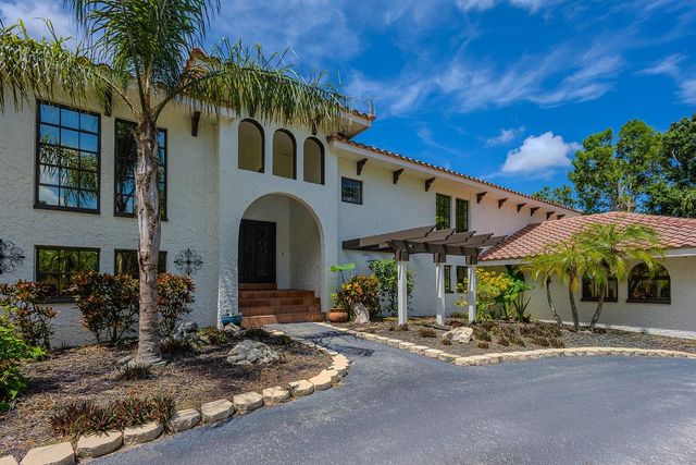 500 N HIGHLAND AVENUE, Tarpon Springs, FL 34688
