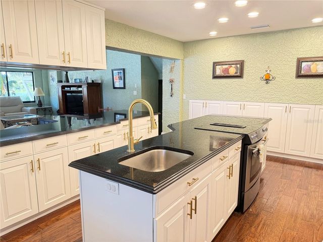 500 N HIGHLAND AVENUE, Tarpon Springs, FL 34688