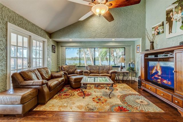 500 N HIGHLAND AVENUE, Tarpon Springs, FL 34688