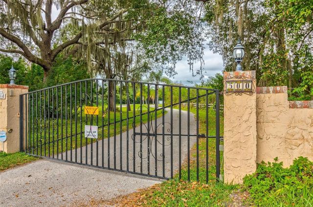 500 N HIGHLAND AVENUE, Tarpon Springs, FL 34688