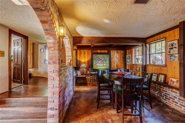 500 N HIGHLAND AVENUE, Tarpon Springs, FL 34688