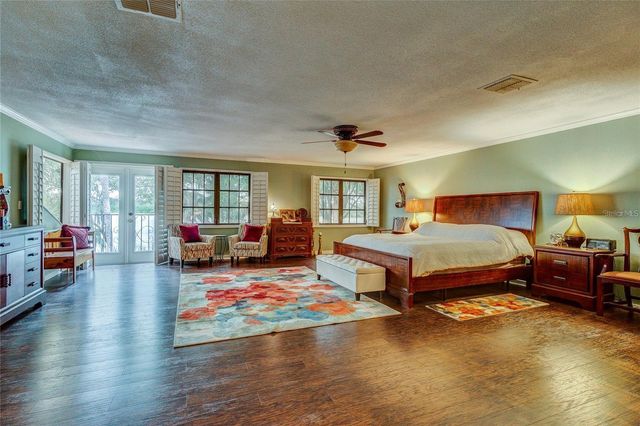 500 N HIGHLAND AVENUE, Tarpon Springs, FL 34688