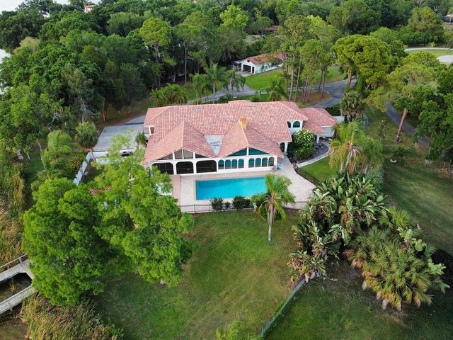 500 N HIGHLAND AVENUE, Tarpon Springs, FL 34688