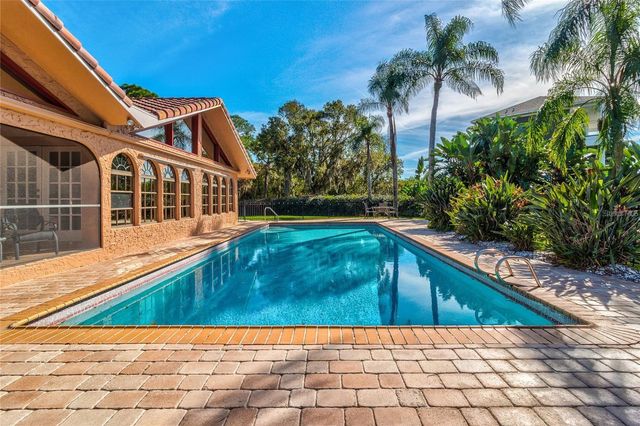 500 N HIGHLAND AVENUE, Tarpon Springs, FL 34688