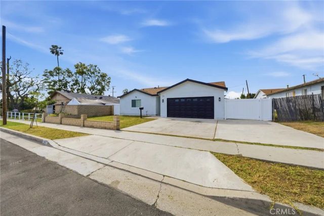 305 N College Drive, La Habra, CA 90631