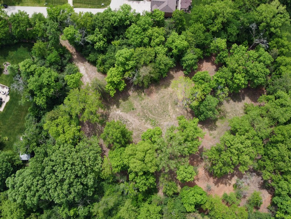 Image 6 of property listing at 7N650 SAYER Road, Bartlett, IL 60103