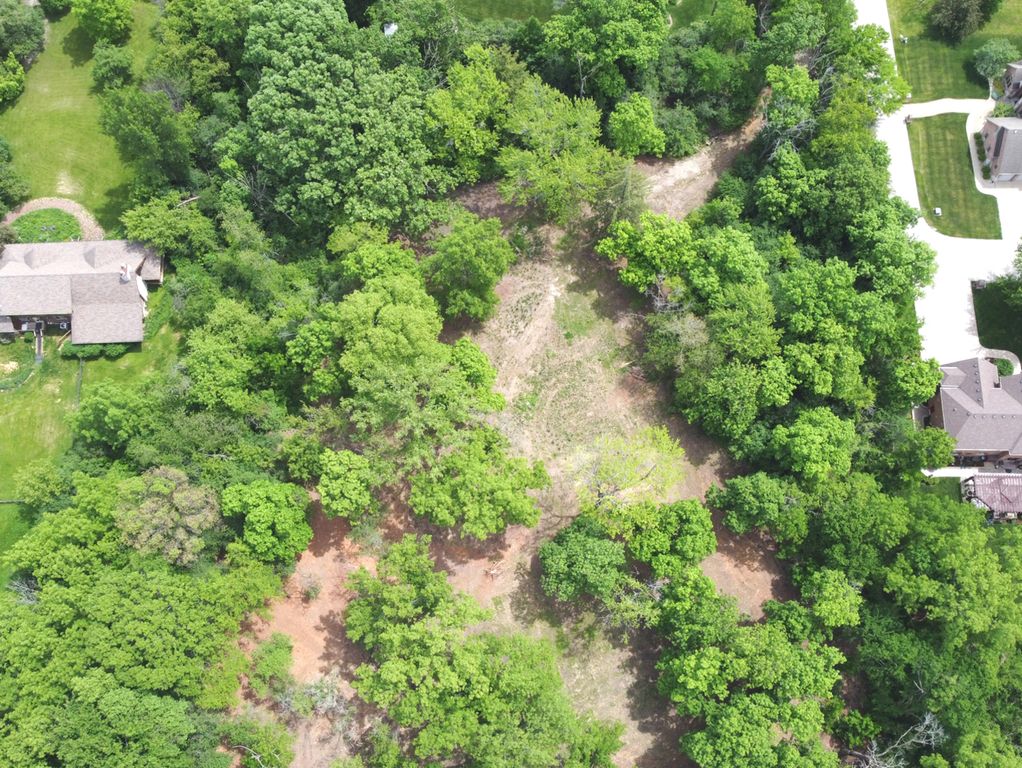 Image 8 of property listing at 7N650 SAYER Road, Bartlett, IL 60103