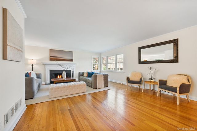 52 Midland Avenue, Bronxville, NY 10708