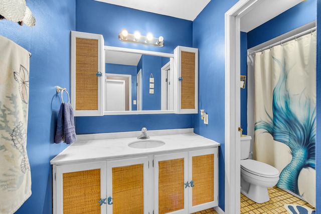 2049 W 45th Street #207, Highland, IN 46322