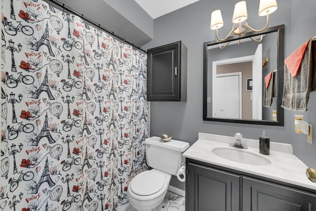 2049 W 45th Street #207, Highland, IN 46322