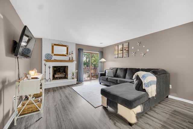 2049 W 45th Street #207, Highland, IN 46322