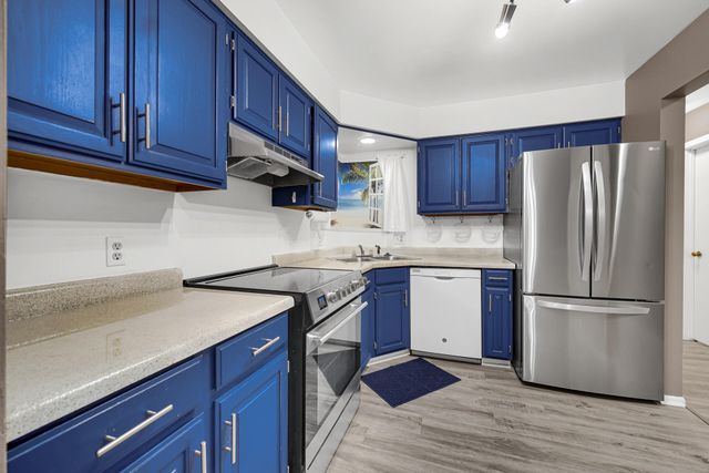 2049 W 45th Street #207, Highland, IN 46322