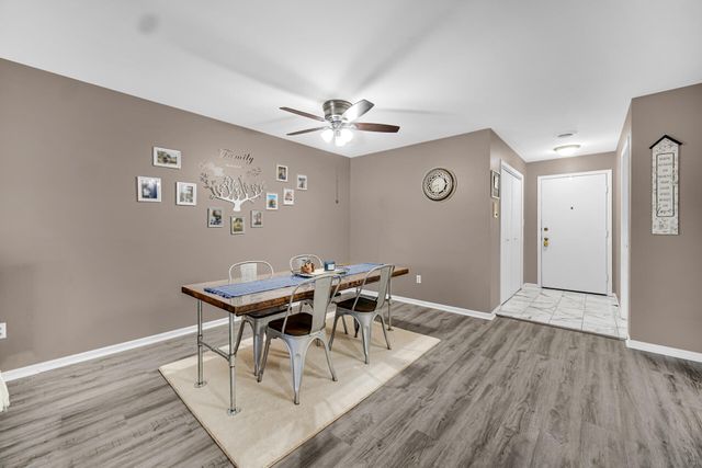 2049 W 45th Street #207, Highland, IN 46322