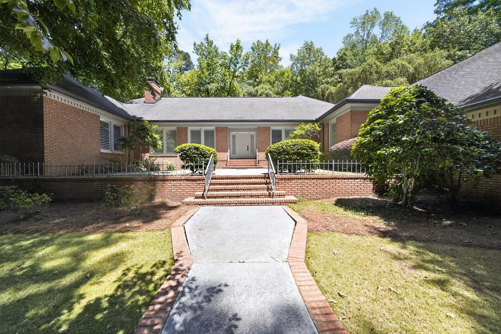 1 Stoneshoal Ct, Columbus, GA 31904