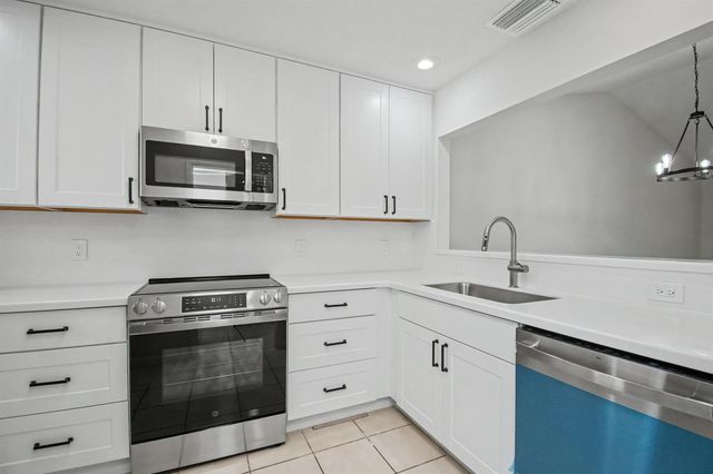21642 Guadalajara Avenue, Boca Raton, FL 33433