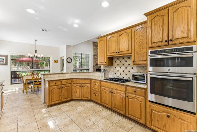 20123 HOYA LN, Garden Ridge, TX 78266