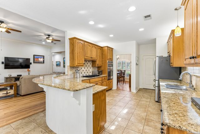 20123 HOYA LN, Garden Ridge, TX 78266