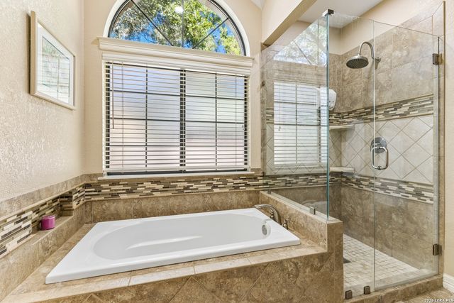 20123 HOYA LN, Garden Ridge, TX 78266