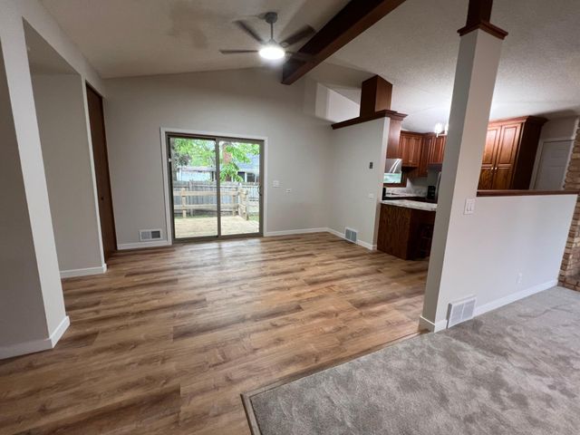 122 Craig Way NE, Fridley, MN 55432