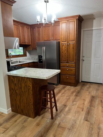 122 Craig Way NE, Fridley, MN 55432