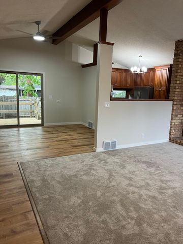 122 Craig Way NE, Fridley, MN 55432