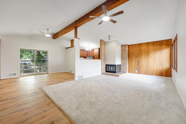 122 Craig Way NE, Fridley, MN 55432