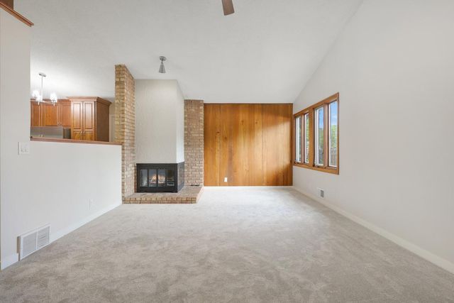 122 Craig Way NE, Fridley, MN 55432