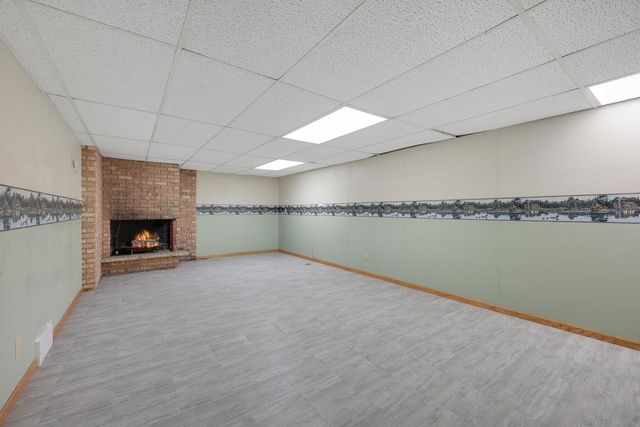 122 Craig Way NE, Fridley, MN 55432