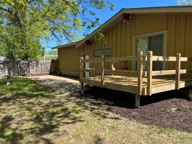 122 Craig Way NE, Fridley, MN 55432